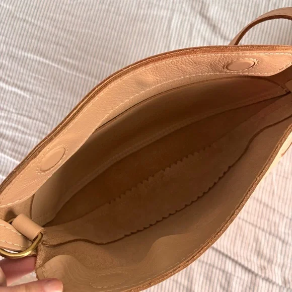 KOALA SLING BAG - Picture 8 of 8